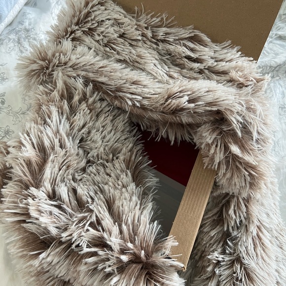 Scarves - Picture 4 of 5